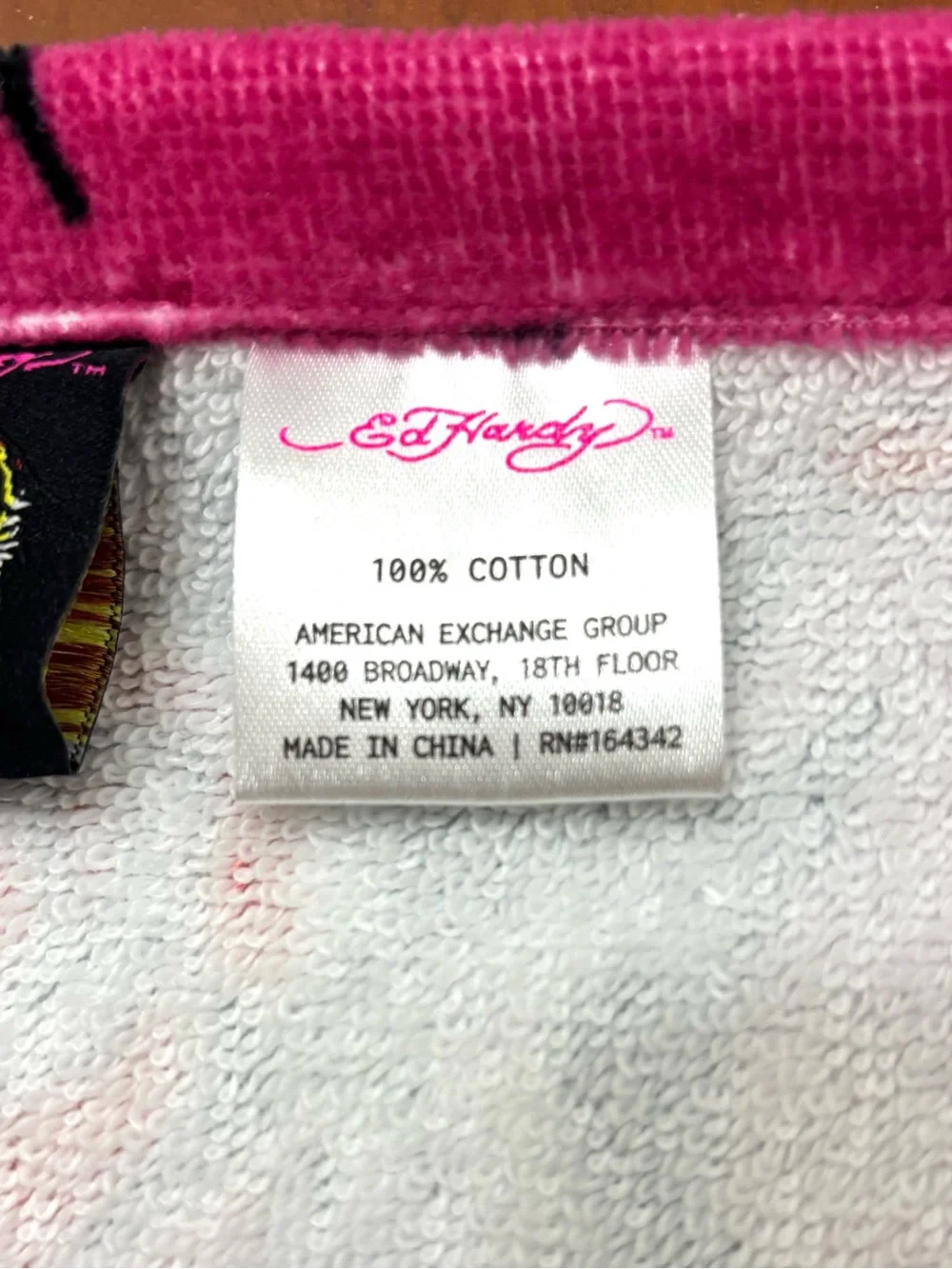 ED HARDY HALLOWEEN SKULLS & ROSES PLUSH BATH TOWEL 100% COTTON SUPER ABSORBENT